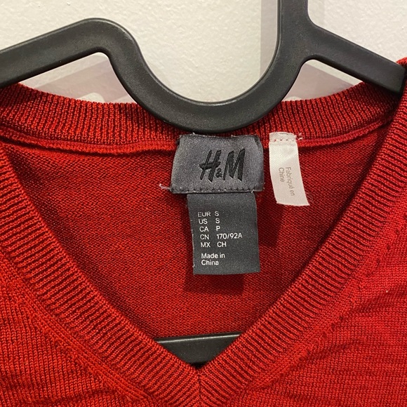 Red H&M V-Neck Sweater - Picture 2 of 2